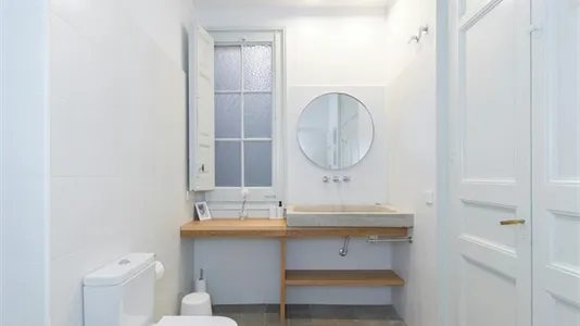 Rooms in Barcelona Eixample - photo 7