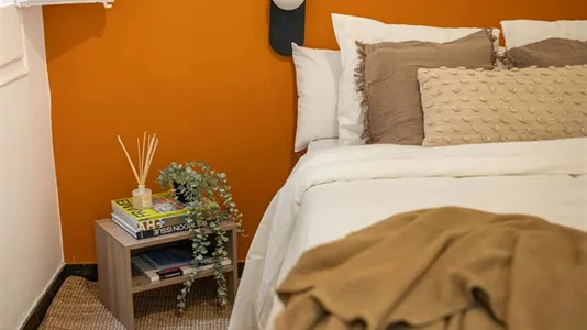 Rooms in Barcelona Ciutat Vella - photo 4