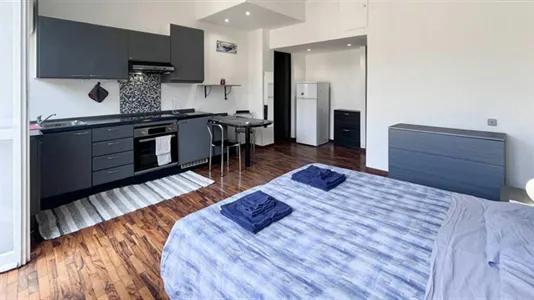 Apartments in Milano Zona 8 - Fiera, Gallaratese, Quarto Oggiaro - photo 2