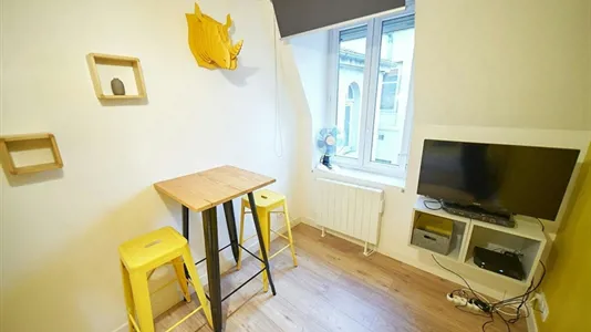 Apartments in Lyon - photo 3