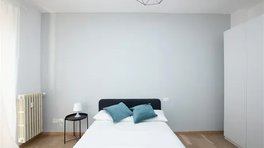 Rooms in Milano Zona 2 - Stazione Centrale, Gorla, Turro, Greco, Crescenzago - photo 2