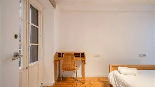Apartments in Barcelona Ciutat Vella - photo 4