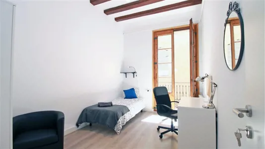 Rooms in Barcelona Ciutat Vella - photo 1