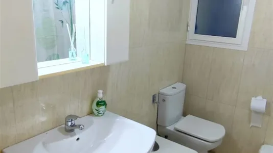 Rooms in Almería - photo 10