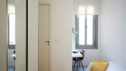 Rooms in Madrid Centro - photo 3