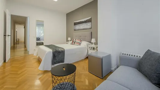 Rooms in Madrid Chamartín - photo 4