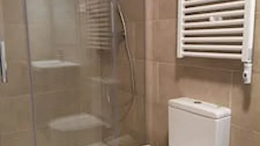 Rooms in Barcelona Ciutat Vella - photo 8