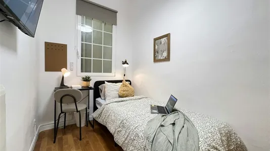 Rooms in Madrid Centro - photo 3