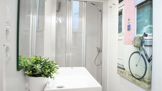 Rooms in Madrid Centro - photo 10