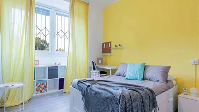 Room for rent in Milano Zona 8 - Fiera, Gallaratese, Quarto Oggiaro, Milan