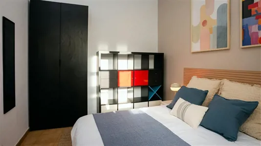 Rooms in Barcelona Eixample - photo 2