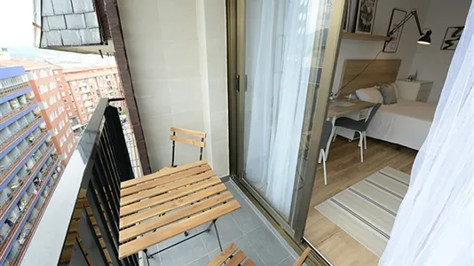 Rooms in Bilbao - photo 8