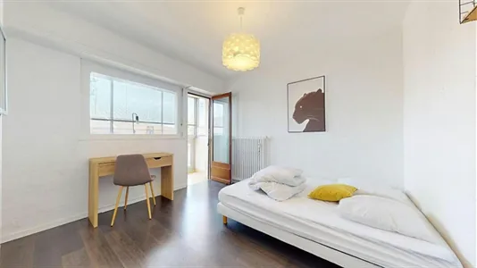 Rooms in Saint-Julien-en-Genevois - photo 1