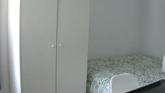 Rooms in Madrid Centro - photo 8