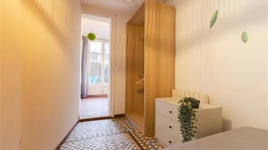 Rooms in Barcelona Eixample - photo 3
