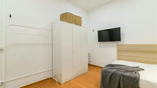 Rooms in Barcelona Ciutat Vella - photo 5