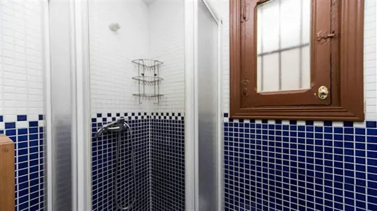 Rooms in Madrid Centro - photo 9