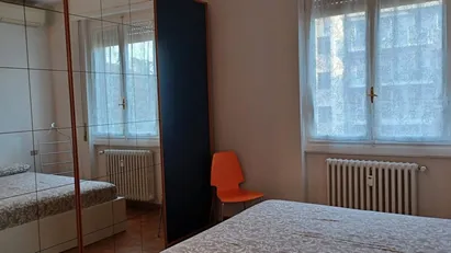 Room for rent in Milano Zona 6 - Barona, Lorenteggio, Milan