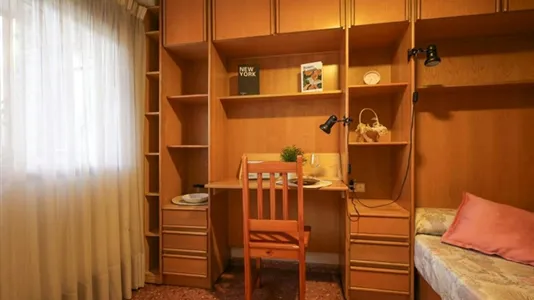 Rooms in el Camí de Vera - photo 8