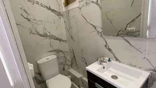 Rooms in Barcelona Sants-Montjuïc - photo 6