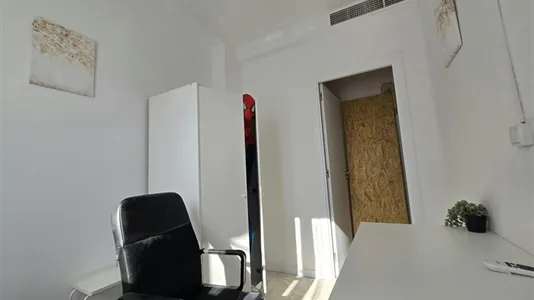 Rooms in Sevilla Casco Antiguo - photo 4