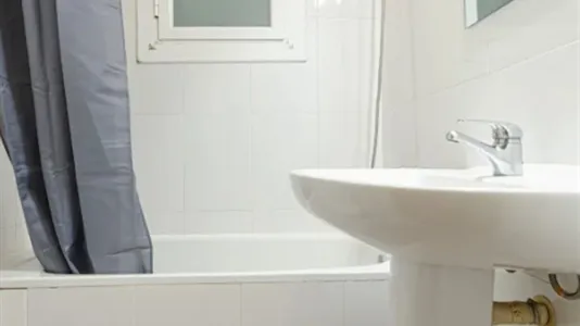 Rooms in Barcelona Eixample - photo 9