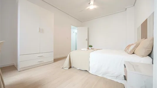 Rooms in el Camí de Vera - photo 6