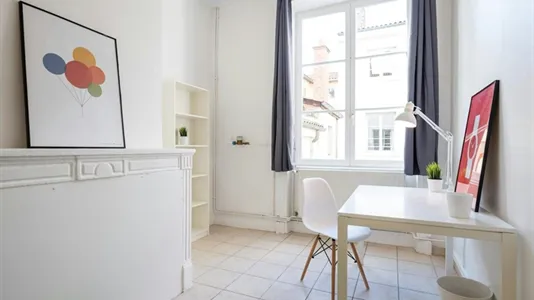 Rooms in Lyon - photo 2
