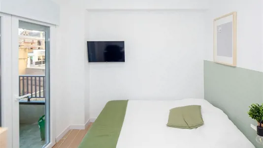 Rooms in Valencia La Zaidía - photo 1