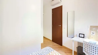 Room for rent in Milano Zona 5 - Vigentino, Chiaravalle, Gratosoglio, Milan