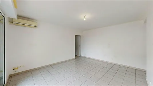 Apartments in Nîmes - photo 3