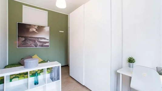 Rooms in Milano Zona 8 - Fiera, Gallaratese, Quarto Oggiaro - photo 1