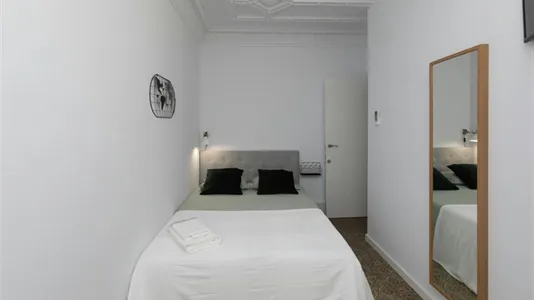 Rooms in Cornellà de Llobregat - photo 1