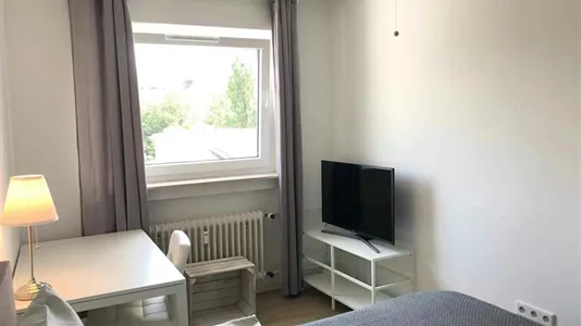 Rooms in Frankfurt Süd - photo 3