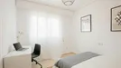 Room for rent, Valencia Extramurs, Valencia (region), &lt;span class=&quot;blurred street&quot; onclick=&quot;ProcessAdRequest(10965630)&quot;&gt;&lt;span class=&quot;hint&quot;&gt;See streetname&lt;/span&gt;[xxxxxxxxxxxxx]&lt;/span&gt;