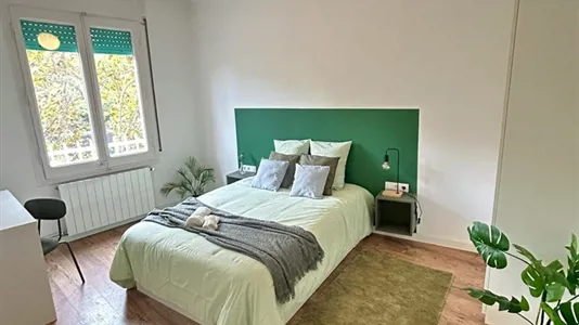 Rooms in Barcelona Sants-Montjuïc - photo 1