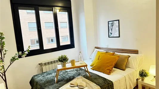 Rooms in El Encinar de los Reyes - photo 6