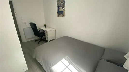 Rooms in Adaro - photo 6