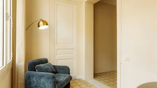 Rooms in Barcelona Ciutat Vella - photo 6