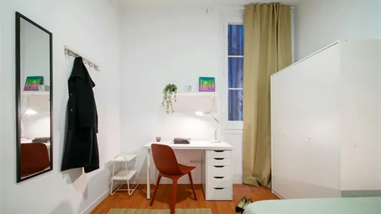 Rooms in Barcelona Eixample - photo 2