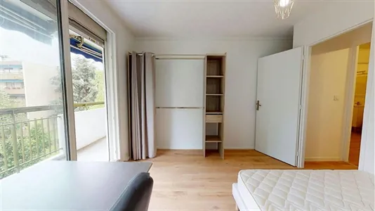 Rooms in Lyon - photo 2