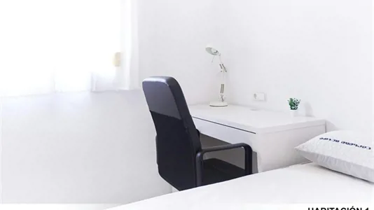 Rooms in Bami - photo 2