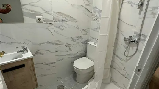 Rooms in Madrid Salamanca - photo 8