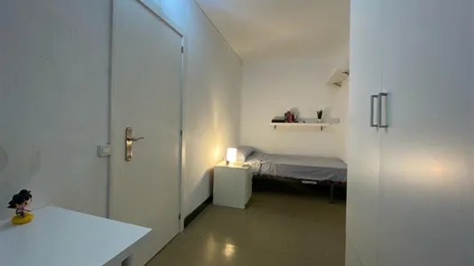 Rooms in Sabadell - photo 10
