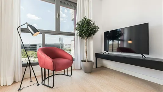 Apartments in El Encinar de los Reyes - photo 6