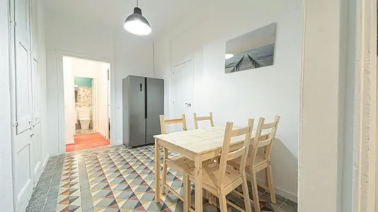 Rooms in Barcelona Ciutat Vella - photo 4