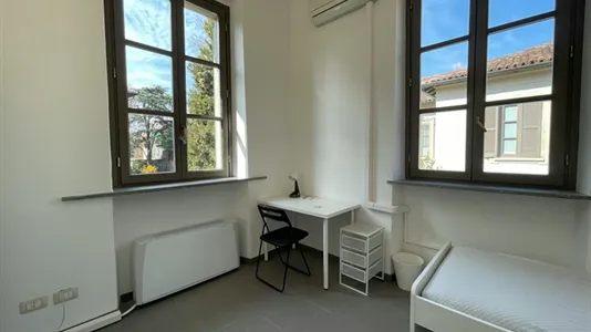 Rooms in Milano Zona 8 - Fiera, Gallaratese, Quarto Oggiaro - photo 2