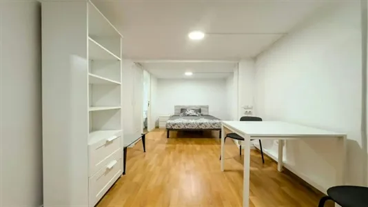 Apartments in Barcelona Ciutat Vella - photo 5