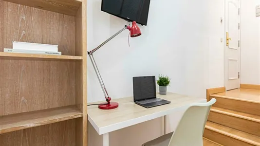 Rooms in Madrid Centro - photo 6