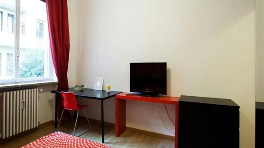 Rooms in Milano Zona 8 - Fiera, Gallaratese, Quarto Oggiaro - photo 4